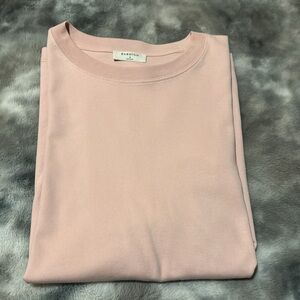 Babaton / Aritzia Soft Blush Top Short Sleeve. Size Medium